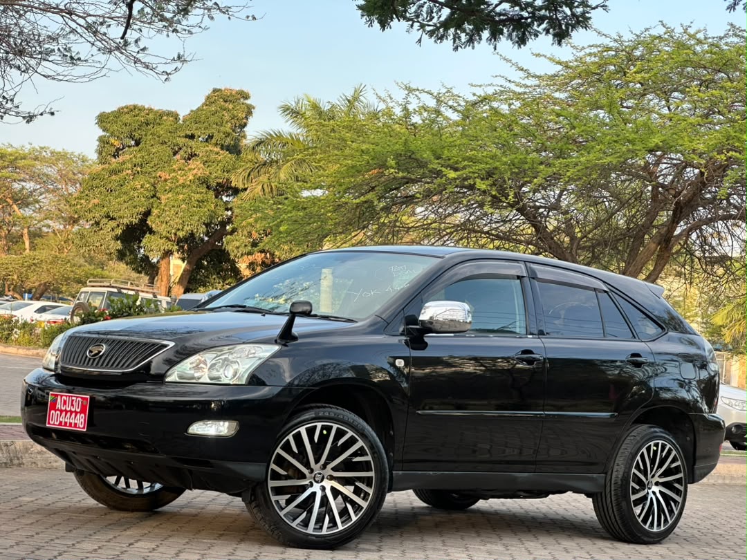 TOYOTA HARRIER thumbnail 3
